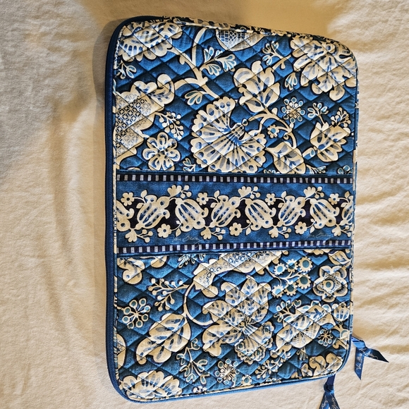 Vera Bradley Floral Quilted Laptop Bag - Picture 2 of 3